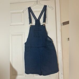 NWOT Denim short overalls with stretch!